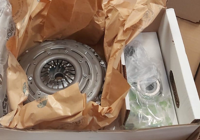 Dmf Volant Setı Debrıyaj Setı Bılya Volan Cıft Kutle Focus C Max Cap 04 >08 Focus Iı Cb4 04 >11 1. Mazdaııı 03 >09 S40 S40 Iı 06 >12 V50 04 > Oynar Göbek Op 588341
