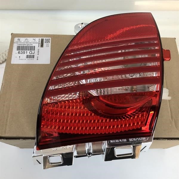 Sağ Alt Geri Vites Lambası P2008 13> P308 Cc 09-14 C3 Aırcross 17> Psa 6351.Gj