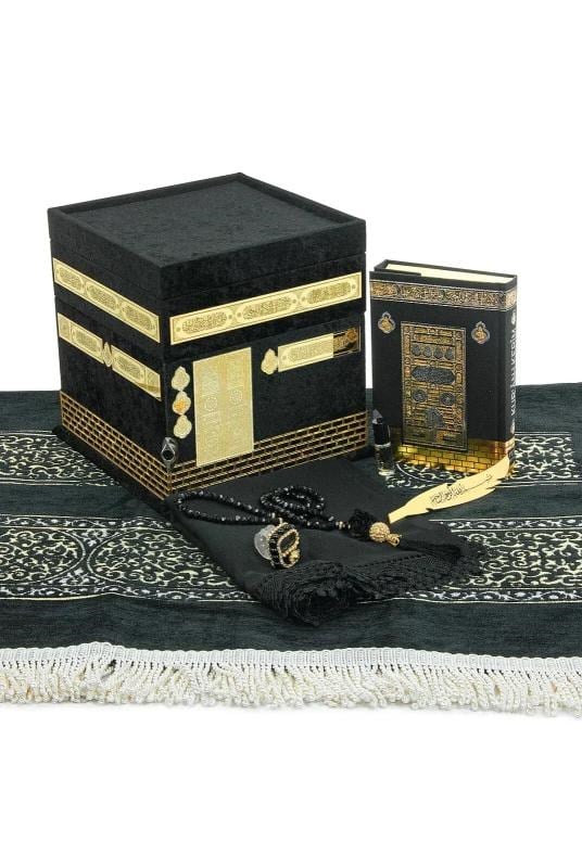 Hediyelik Kuran-ı Kerim, Eşarp, Tesbih ve Seccade Kabe Maketi Seti Siyah