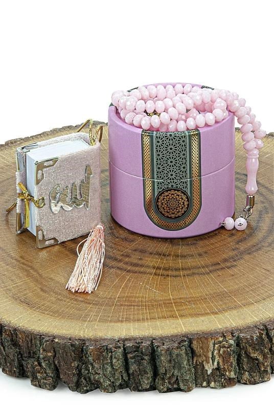 Mevlüt İçin Mini Silindir Kutulu Tesbihli Hediyelik Kuranı Kerim Seti Pembe