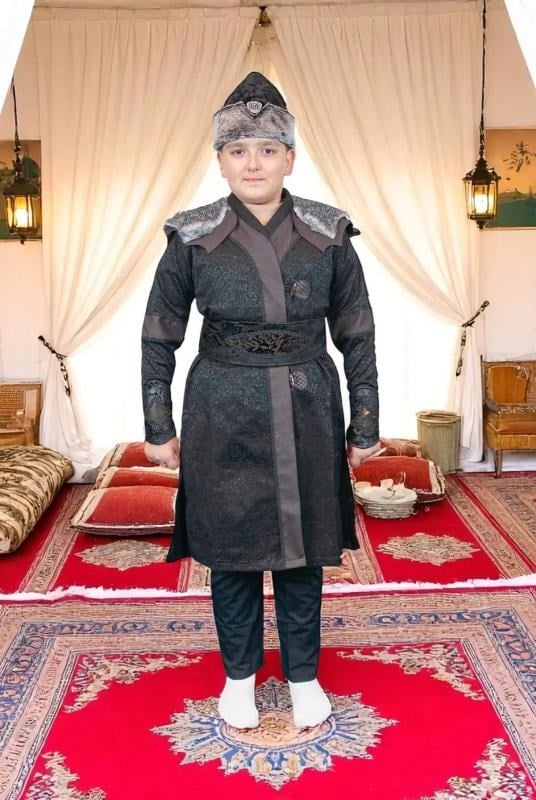 Peluş Kürk Detaylı Ertuğrul Erkek Çocuk Kostümü, Alp Kıyafeti Siyah