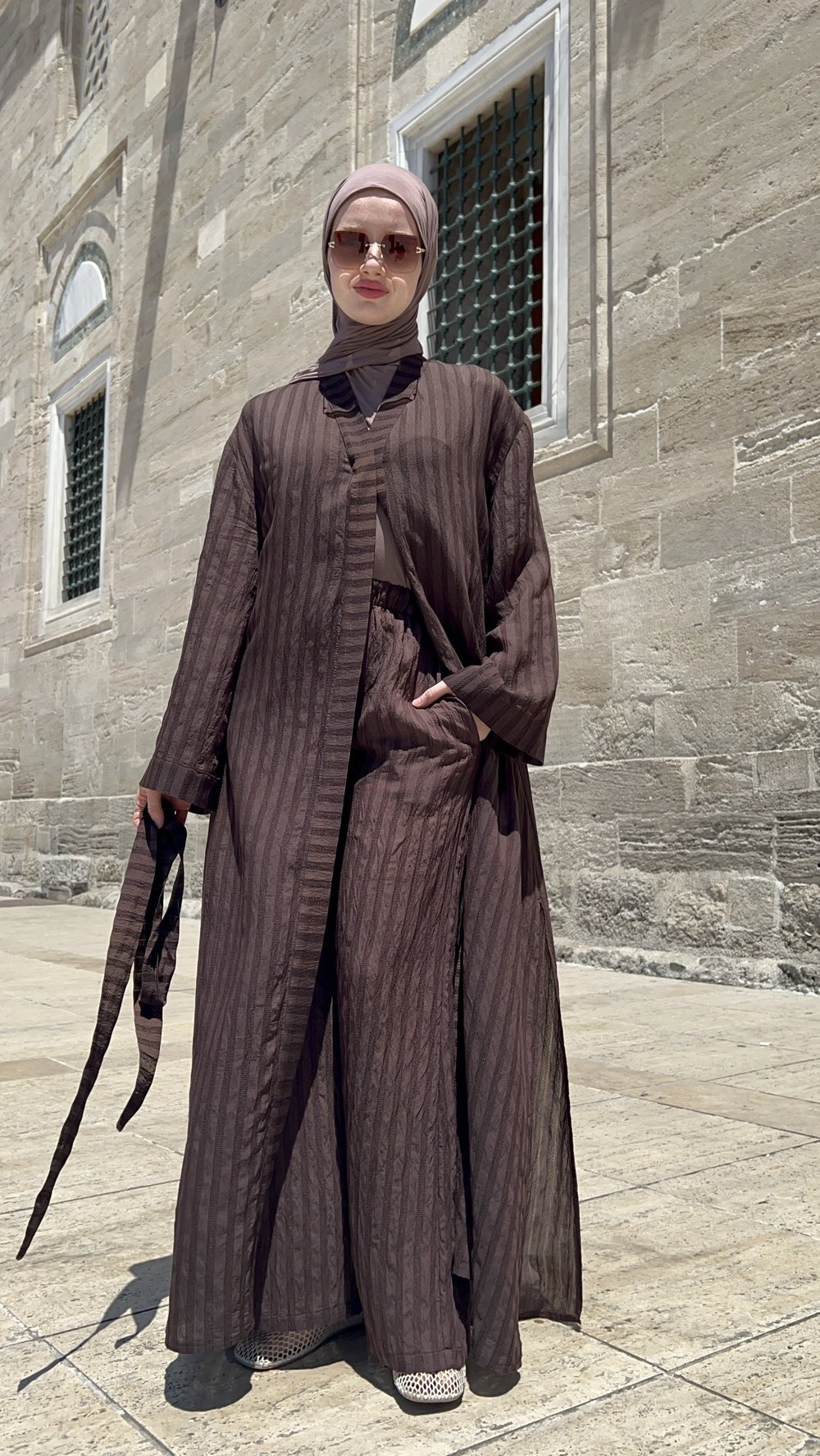KAHVERENGİ PANTOLONLU ABAYA TAKIM