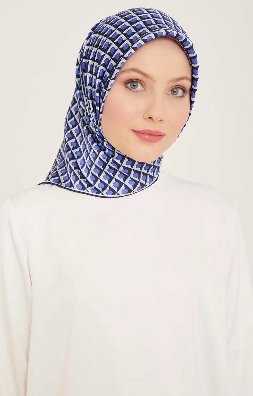 ARMİNE %100 SURA İPEK EŞARP