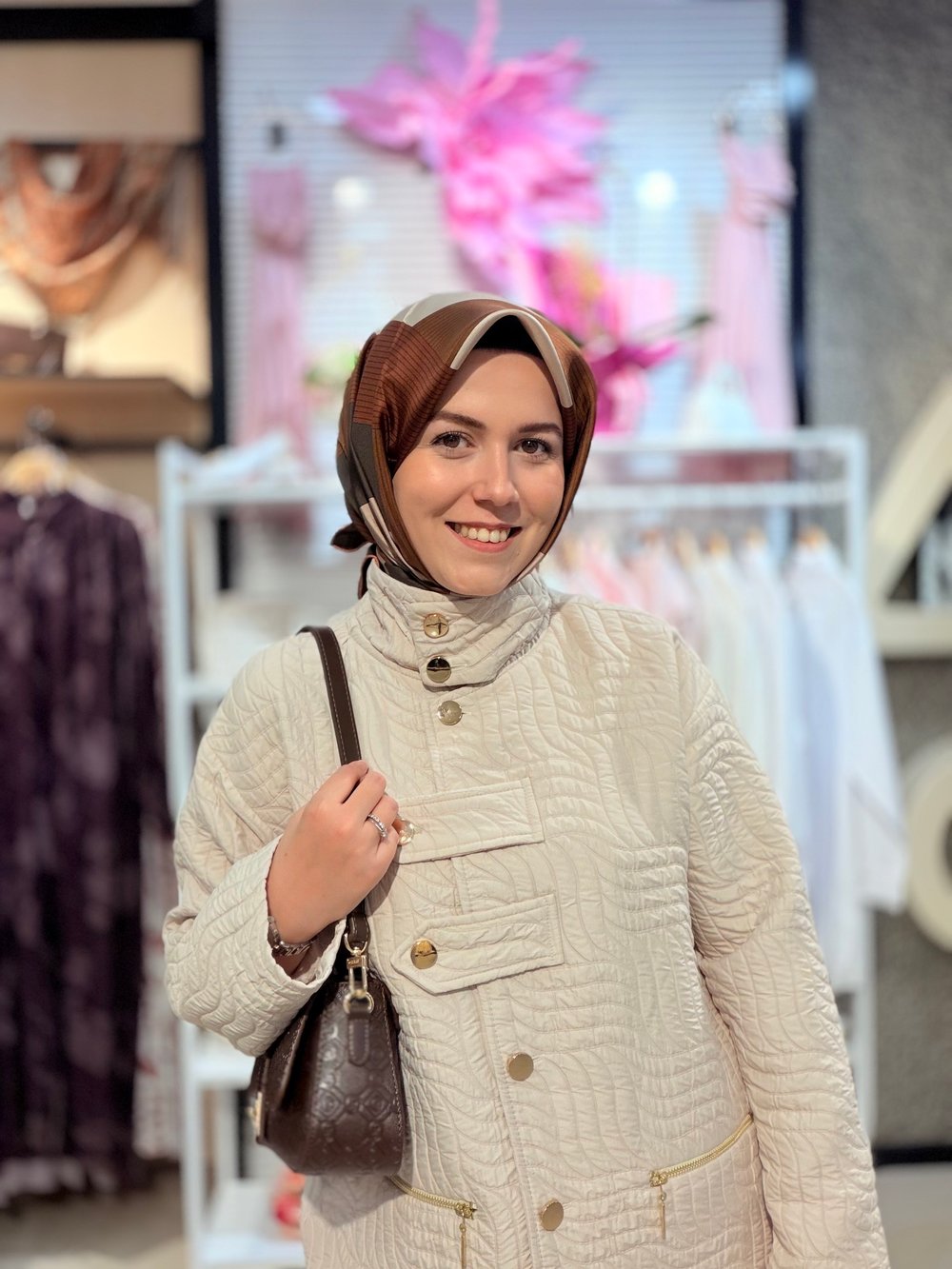 DÜĞME DETAYLI KAP