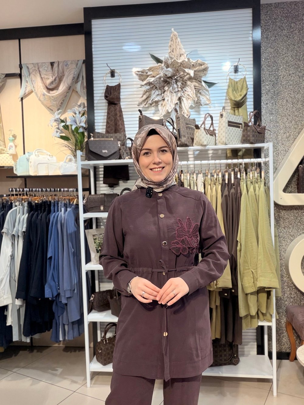 SIRTINDA GÜPÜR DETAYLI TAKIM