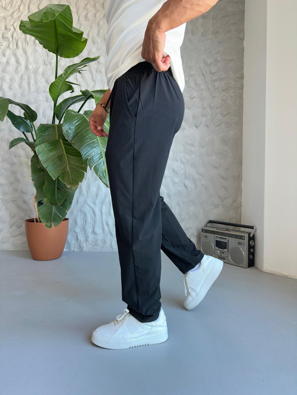 Siyah Regular Fit Ayarlanabilir Paça Jogger Modeli