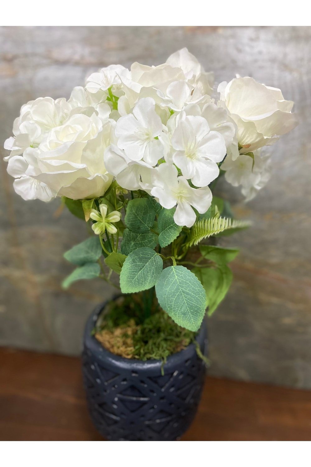 Beyaz Yapay Gül & Ortanca Demeti – 40 cm | 5 Gül 4 Ortanca