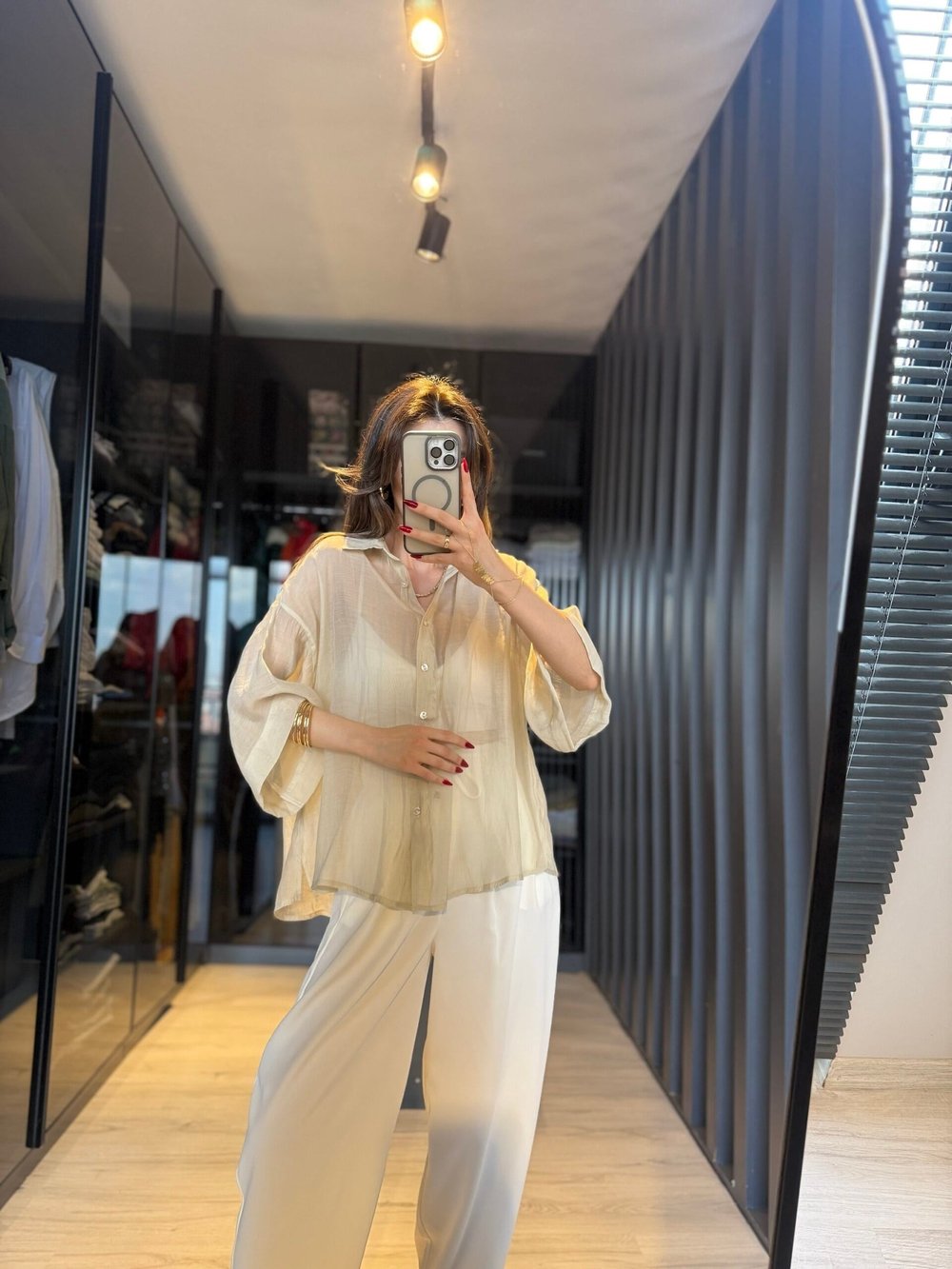 Bej Oversize İpeksi Gömlek 