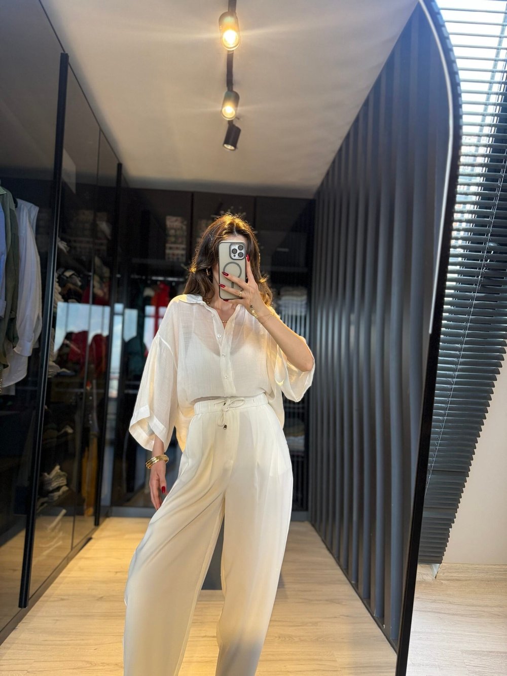 Beyaz Oversize İpeksi Gömlek 