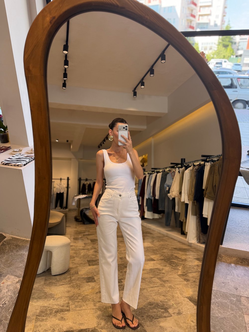 Beyaz Straight Jean