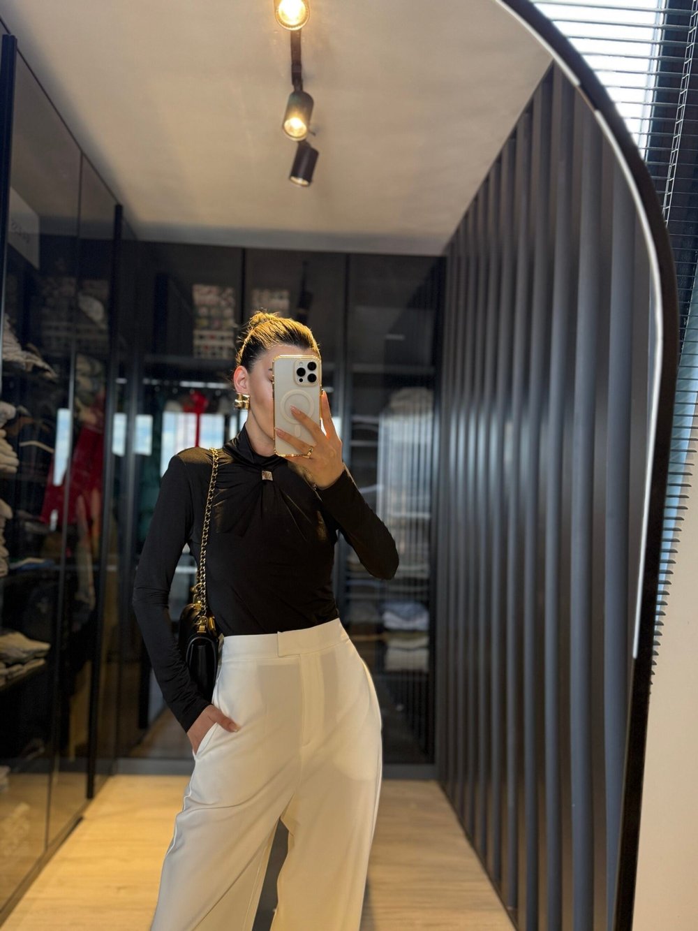 Sırt Dekolteli Aksesuar Detay Bodysuit