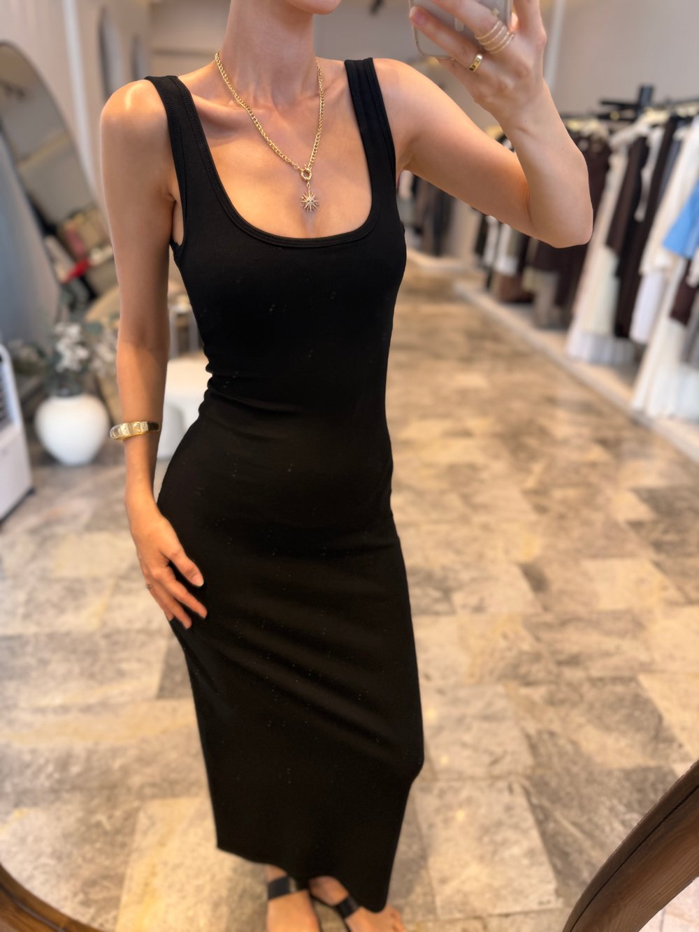 Siyah Askılı Midi Boy Elbise