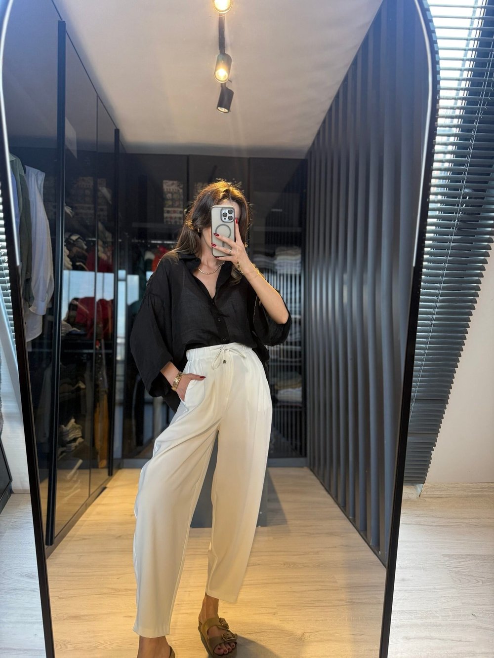 Siyah Oversize İpeksi Gömlek 