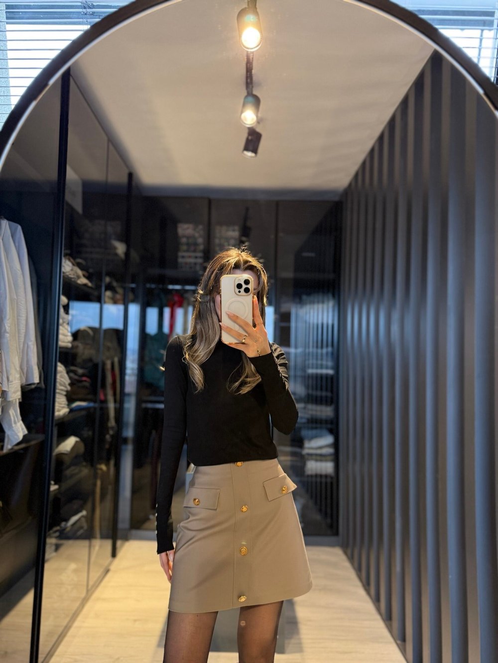 Süs cepli gold düğmeli etek