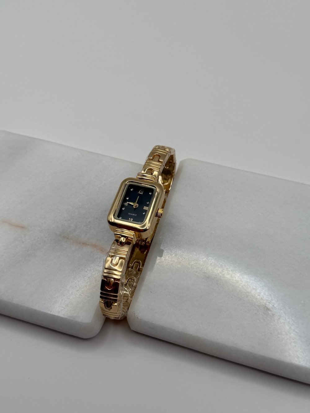 GOLD KORDON SİYAK KADRAN MODEL KADIN SAAT