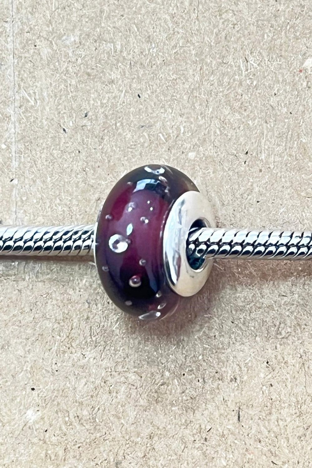  Dalgacıklı Bordo Murano Charm
