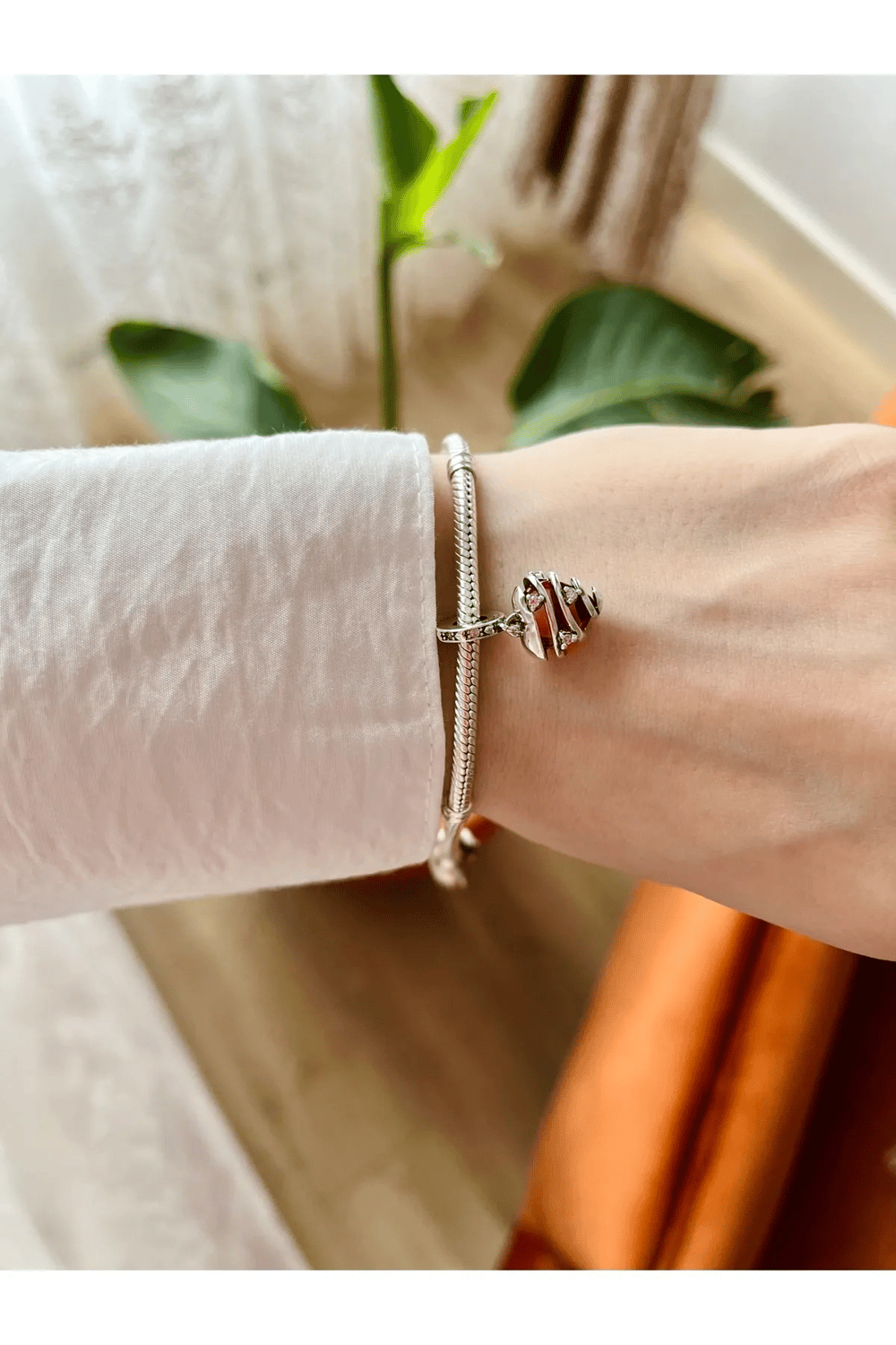 Bal Kovanı Kalp Sallantılı Charm