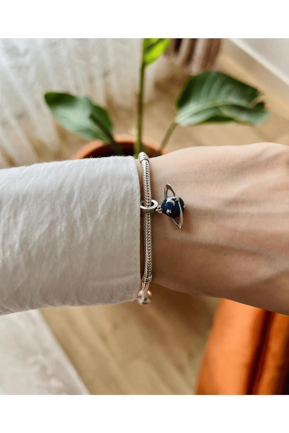 Gezegen Sallantılı Charm