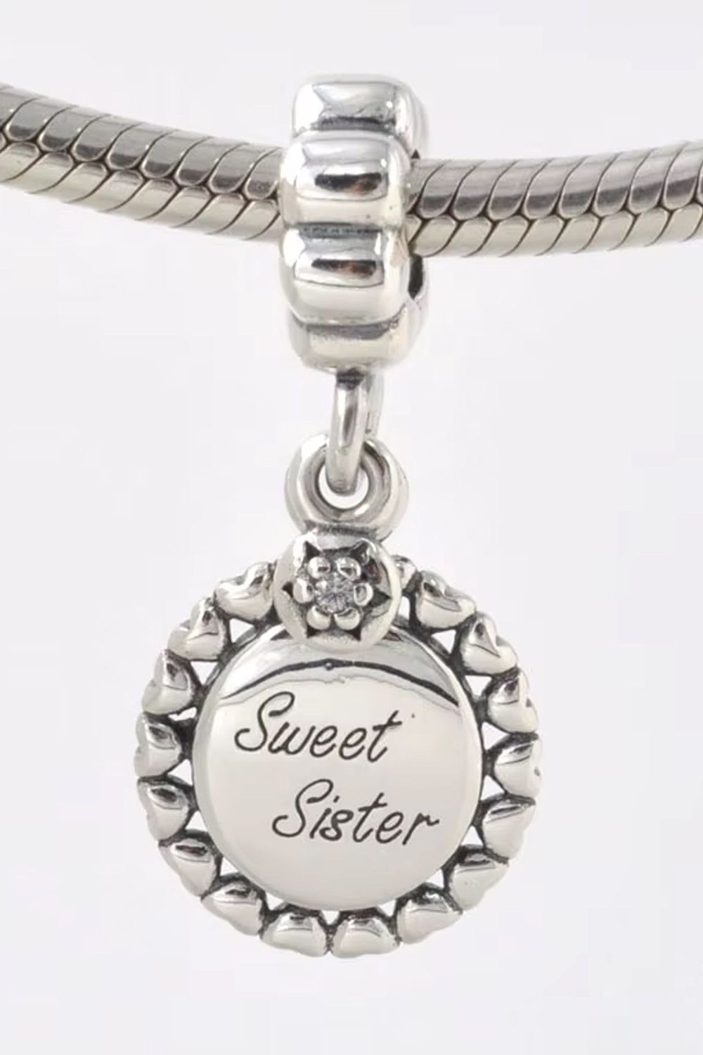 Tatlı Kız Kardeş Sallantılı Charm