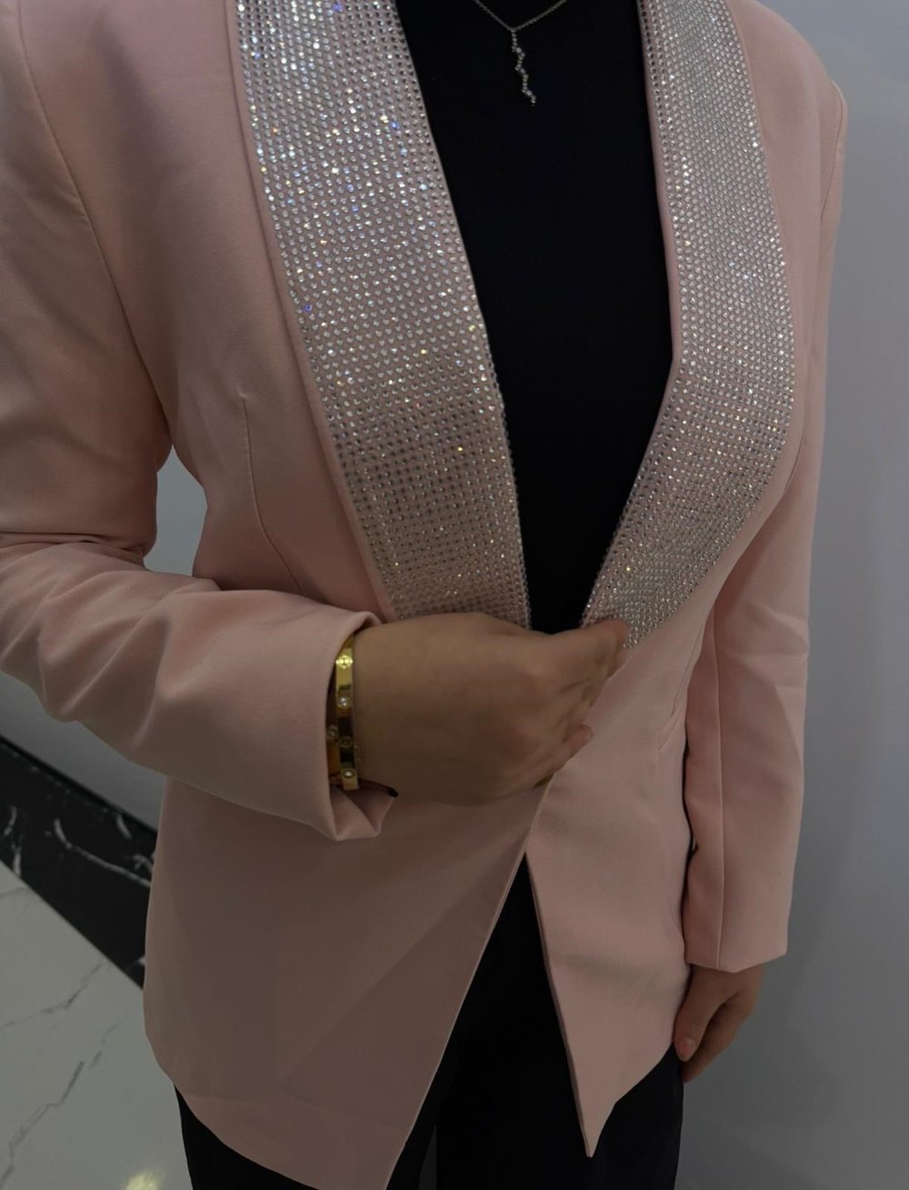 Yakası Taş Detaylı - Ceket