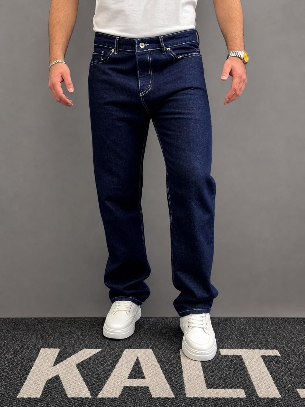 Beyaz Dikiş Detaylı Baggy Jean