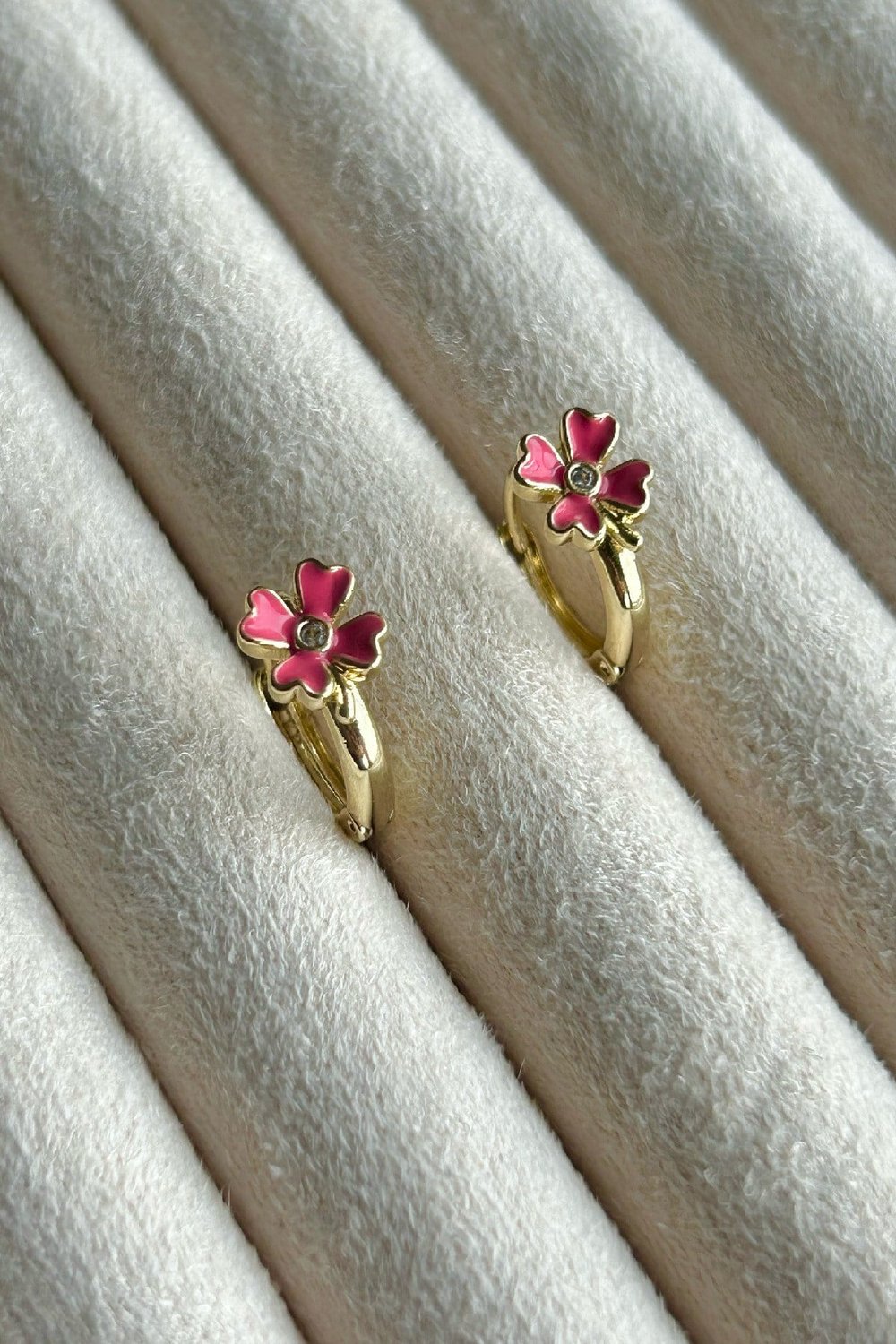 Özel Seri 14K Altın Kaplama Pembe Çiçekli Kız Çocuk Küpe (Birinci Sınıf Kalite/Kararmaz/Paslanmaz)