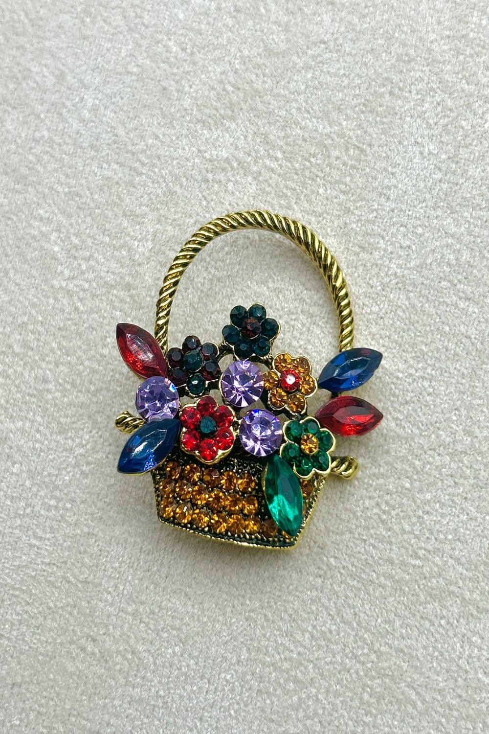 Renkli Kristal Taşlı Çiçek Sepeti Vintage Kadın Broş (4 cm) - Çanta, Şapka, Ceket, Eşarp ve Yaka'da Kullanılabilir