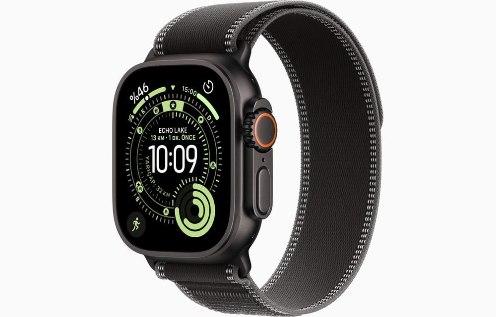 Apple Watch Ultra 3 GPS + Cellular, 49 mm Siyah Titanyum Kasa ve Siyah/Kömür Trail Loop - S/M