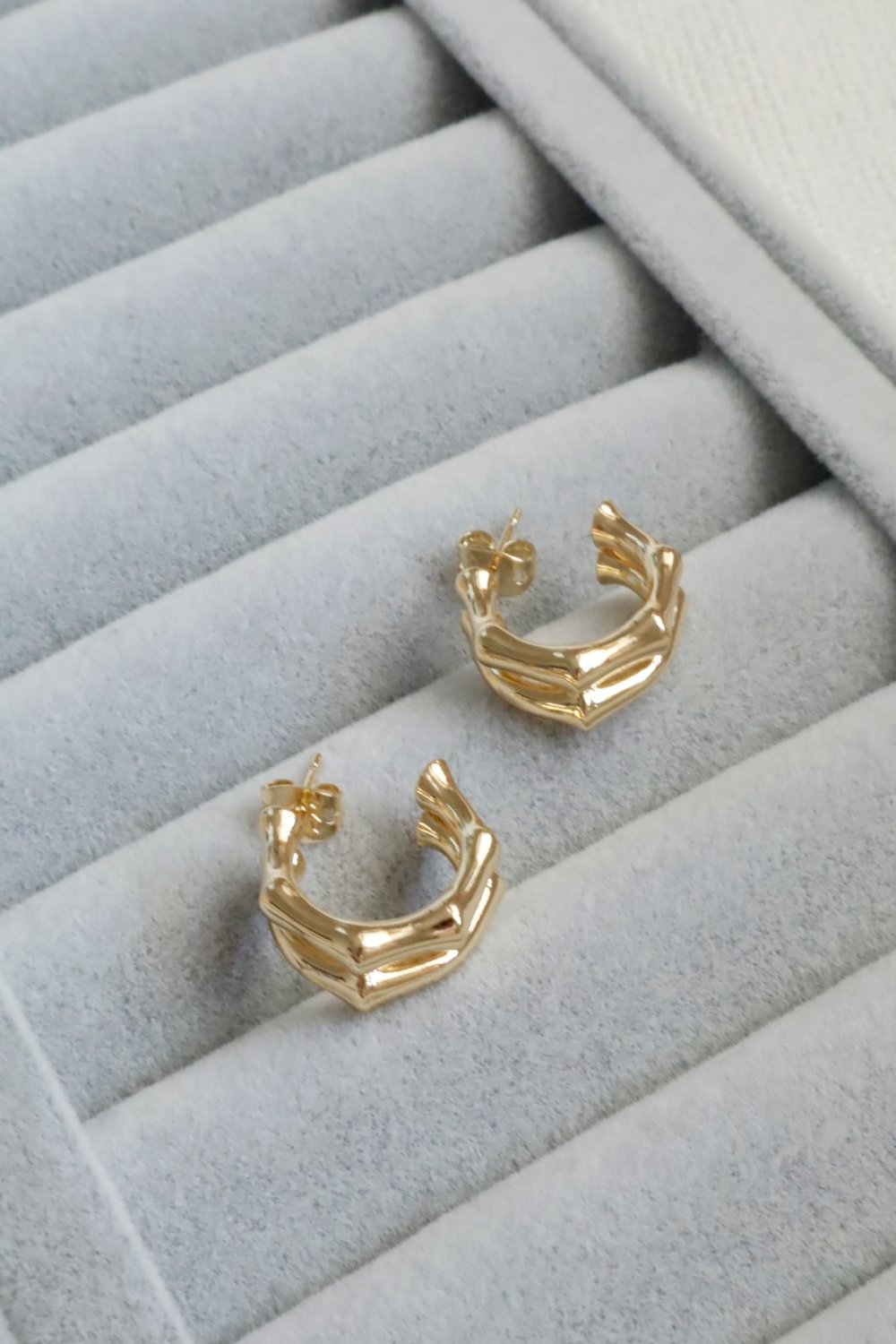 Kadın Küpe Kararmaz 14k Renk Vip Seri Eklem Model Yarım Halka Küpe