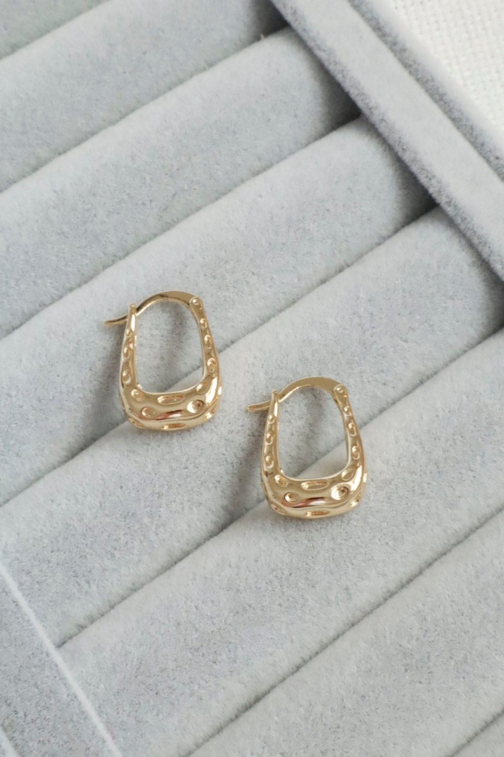 Kadın Küpe Kararmaz 14k Renk Vip Seri Krater U Model 2cm Halka Küpe