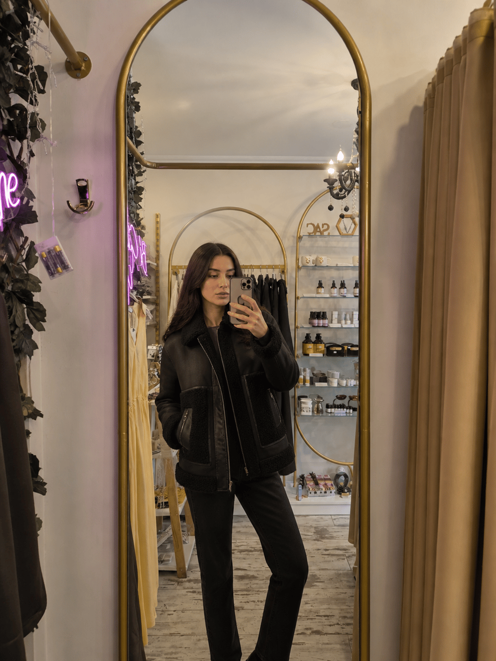 Peluş  ve Deri Detaylı Tasarım  Siyah Mont