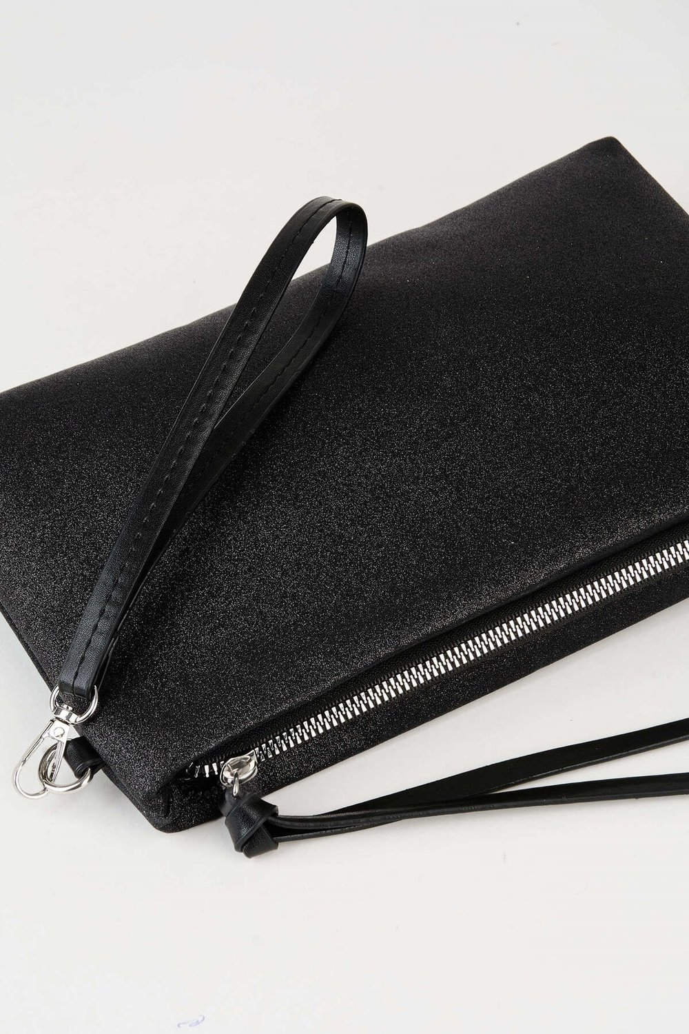 Kadın Bellis Simli Siyah Astarlı Suni Deri Bilek Askılı Portföy El Ve Clutch Çanta