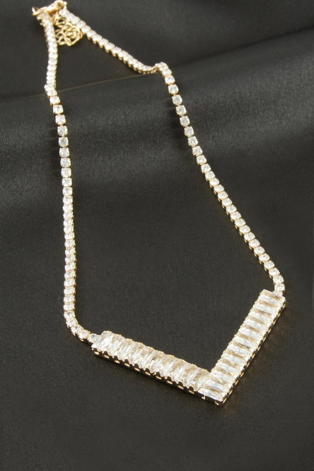 Üçgen Tamtur Zirkon Taşlı Lüks Kolye 8 mm
