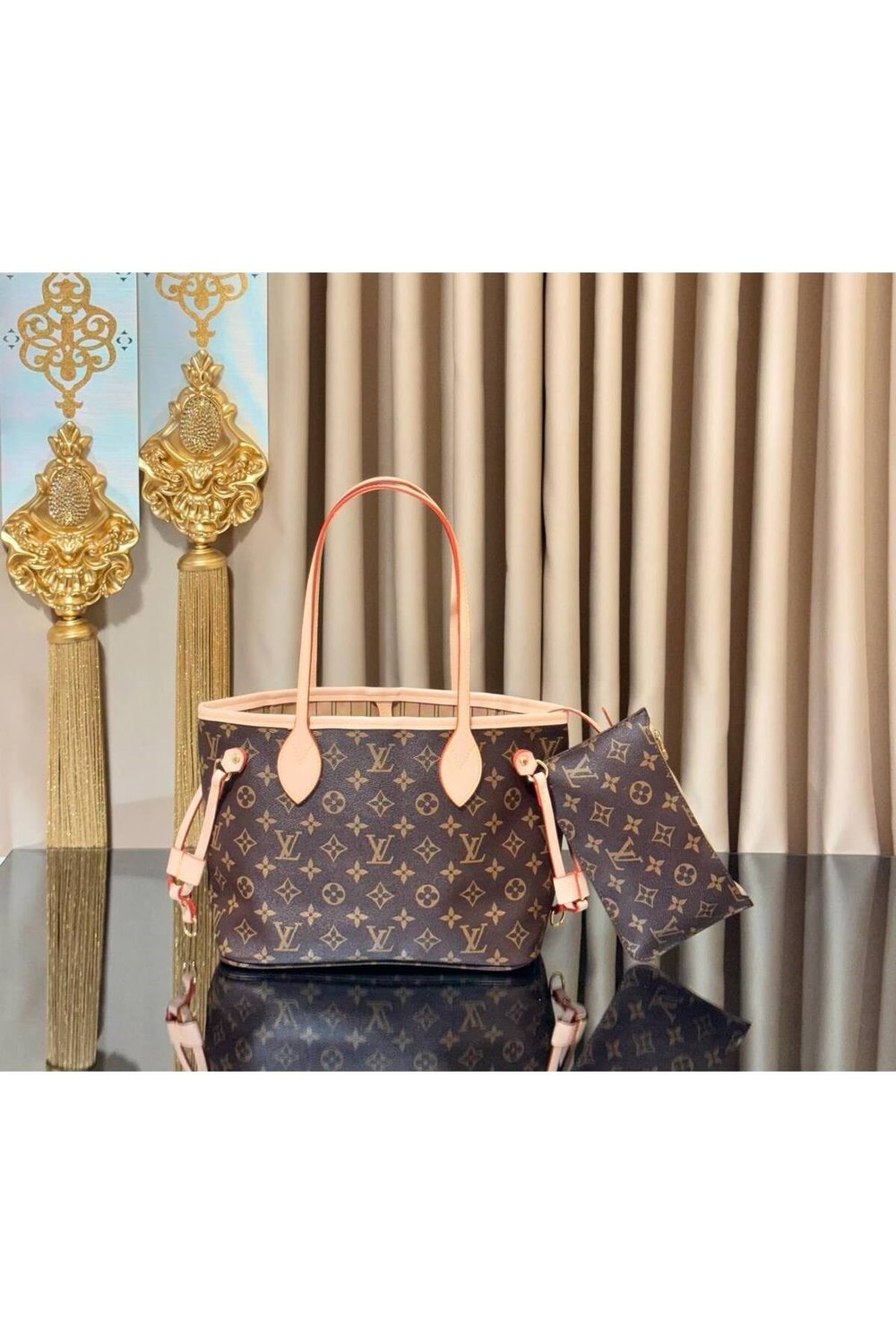 LOUIS VUITTON Deri toz torbalı desenli orta boy cüzdanı çanta