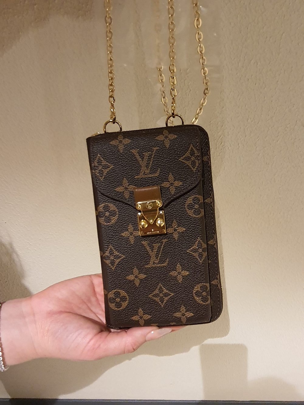 LOUIS VUITTON Deri Tasarım Gold Zincirli Telefonluk ve Cüzdan 