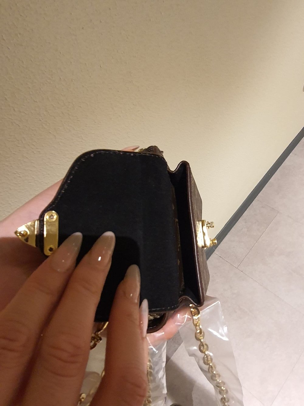 LOUIS VUITTON Deri Tasarım Gold Zincirli Telefonluk ve Cüzdan 
