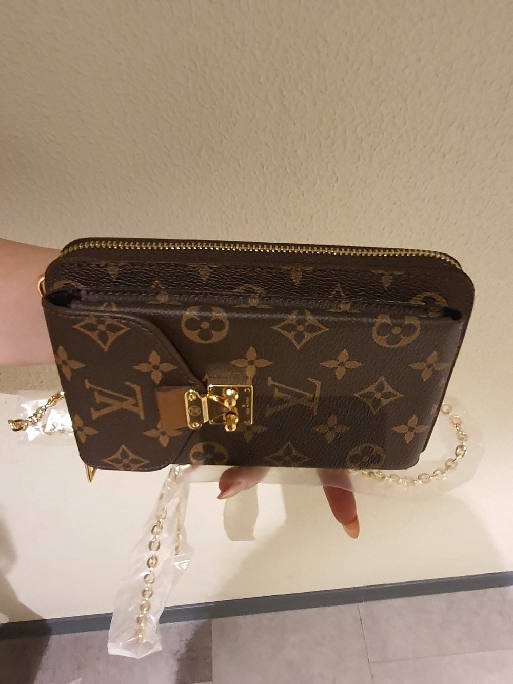 LOUIS VUITTON Deri Tasarım Gold Zincirli Telefonluk ve Cüzdan 