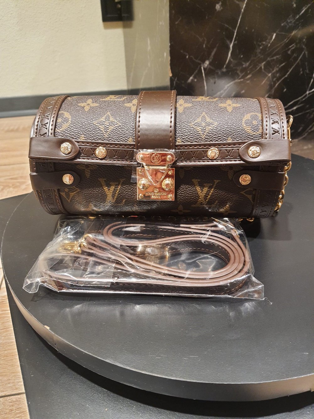 LOUIS VUITTON Hakiki Deri Tasarım Aksesuarları paslanmaz çelik ten İthal Çanta 