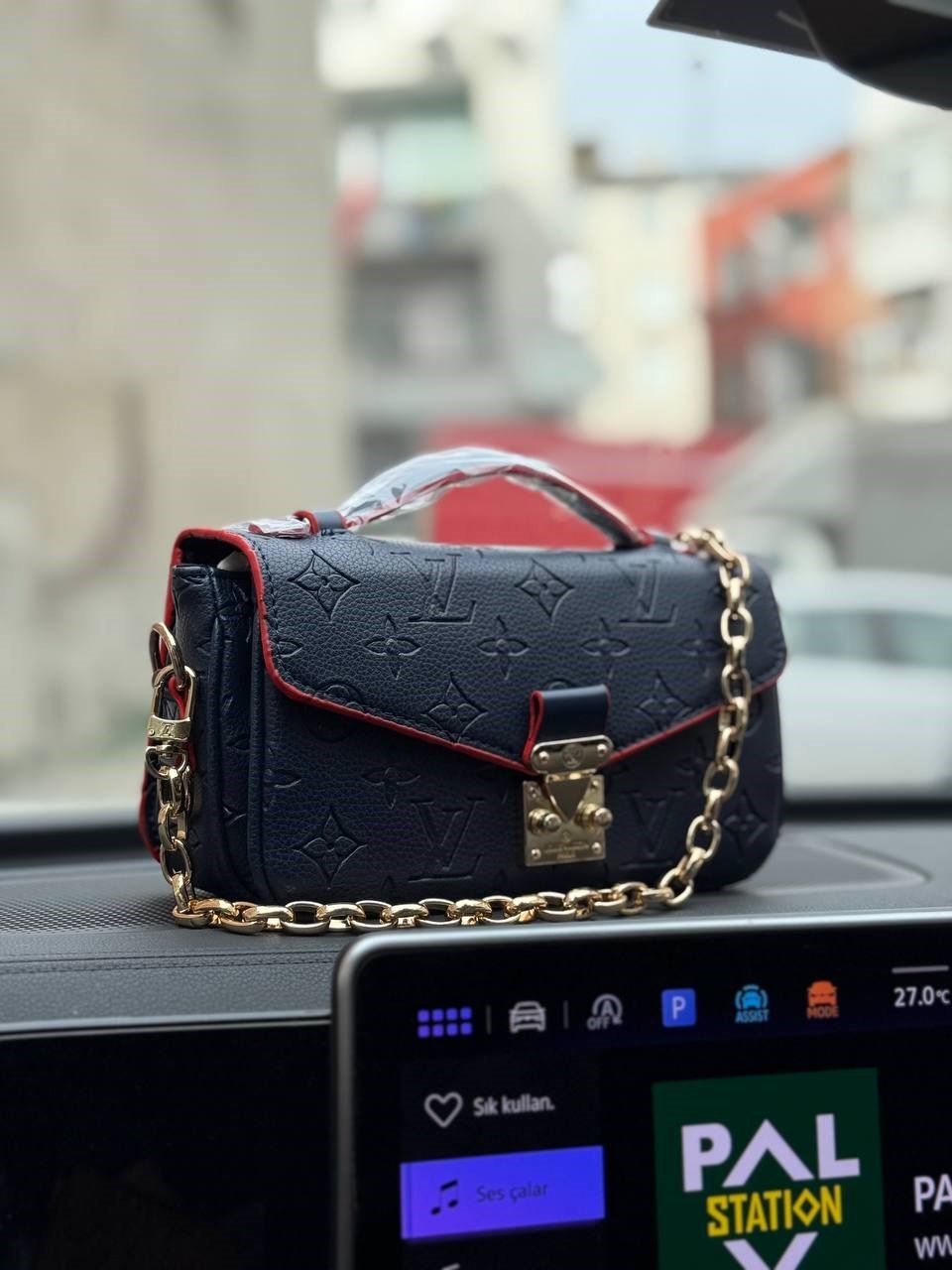 LOUIS VUITTON Hakiki Deri tasarım paslanmaz çelik aksesuarlı toz torbalı