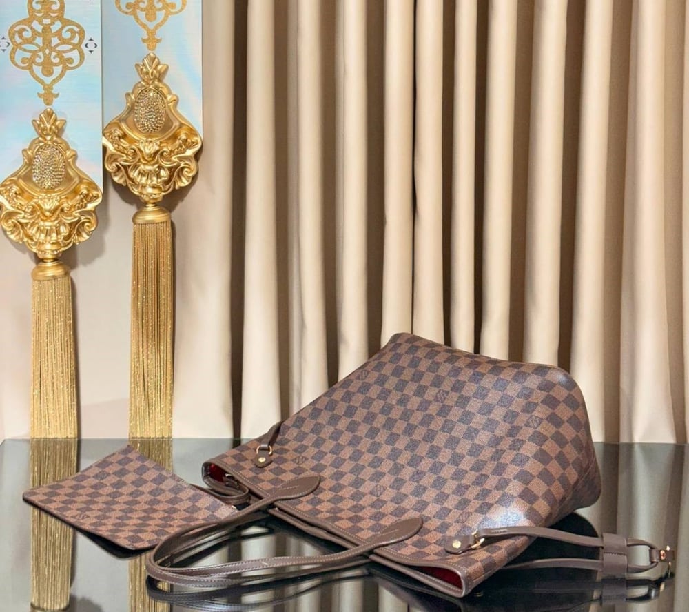 LOUIS VUITTON Hakiki Deri tasarım paslanmaz çelik aksesuarlı toz torbalı Plaj çantası