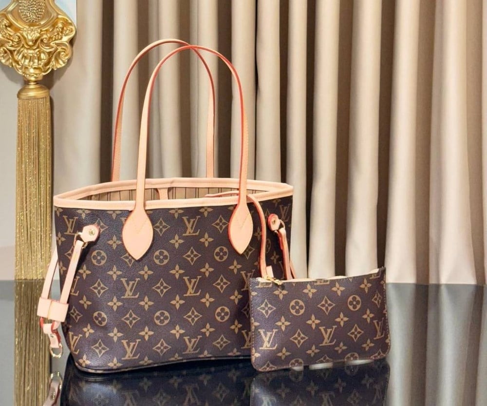 LOUIS VUITTON Hakiki Deri tasarım paslanmaz çelik aksesuarlı toz torbalı Plaj çantası