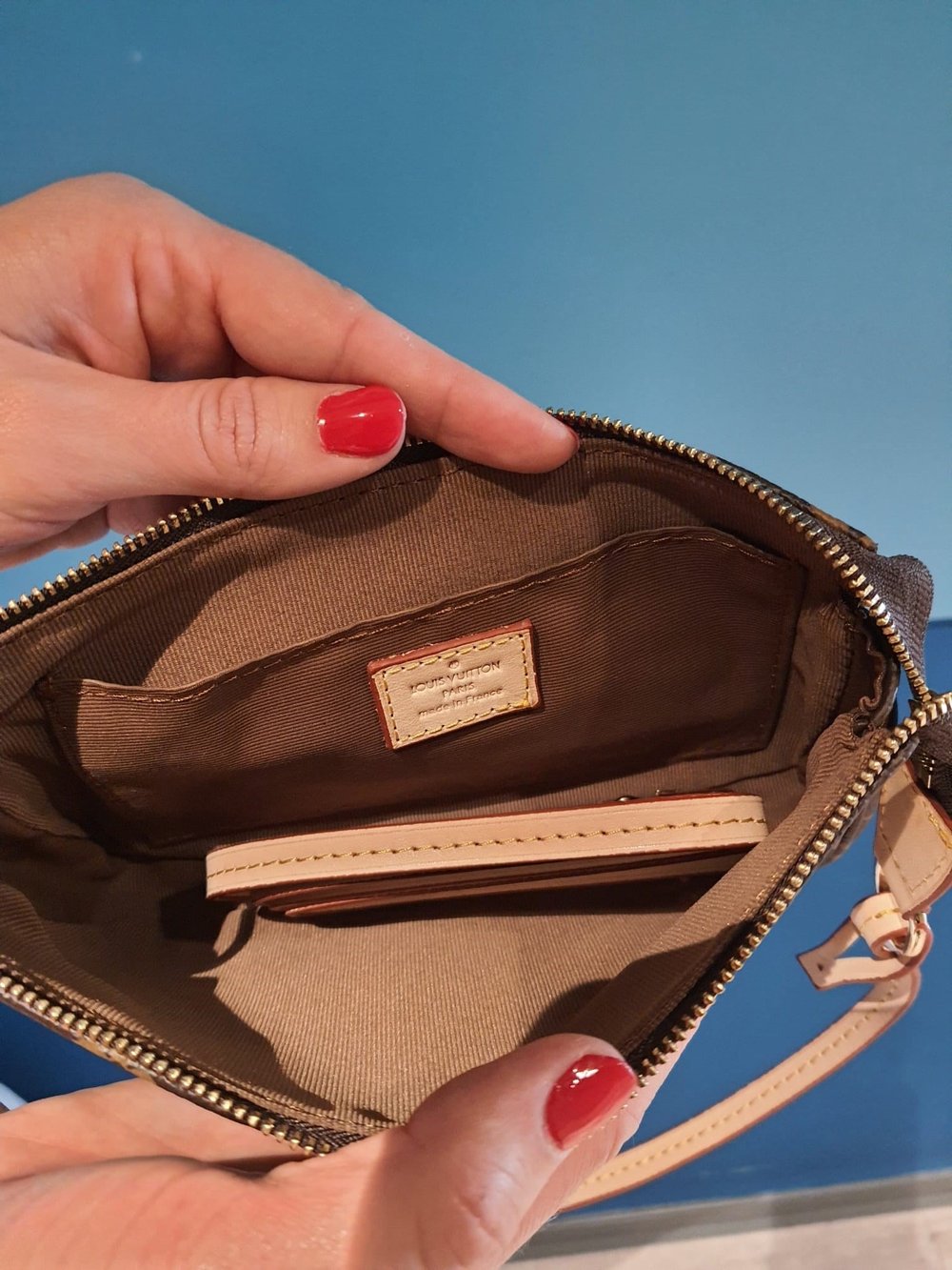 LOUIS VUITTON Kahverengi Deri Tasarım Ayarlanabilir Askılı Mini Çanta