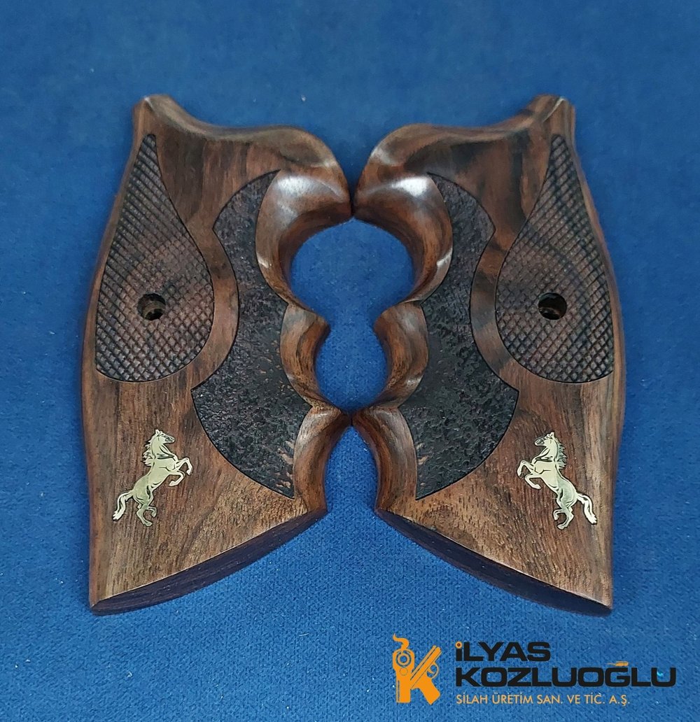 Colt Python Sarı Prinç Logo Özel Desen Ceviz Kabza