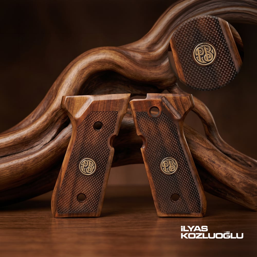 Beretta F92 Koyu Ceviz Kabza Tam Yüzey Baklava Desen Üzeri Sarı Pirinç Marka Logolu