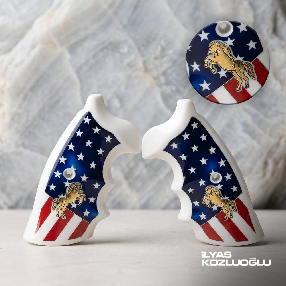 Colt Python Beyaz Pleksi Kabza Amerika Bayrağı Tasarımlı Sarı Pirinç At Logolu