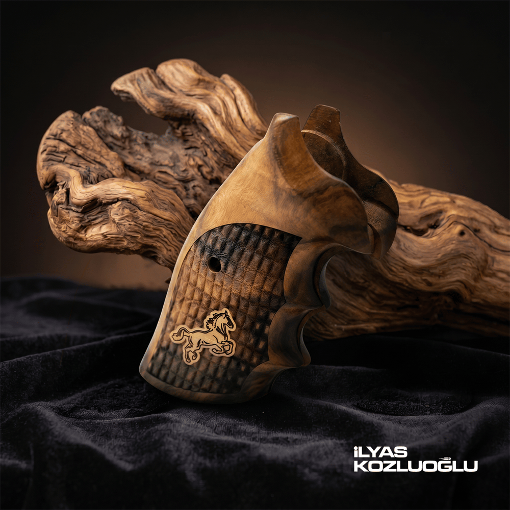 Colt Python Koyu Ceviz Kabza Yarım Yüzey Desenli At Logolu