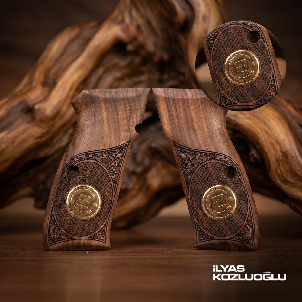 CZ 75-85 B Koyu Ceviz Kabza Yarım Yüzey Desen Üzeri Sarı Pirinç CZ Marka Logolu