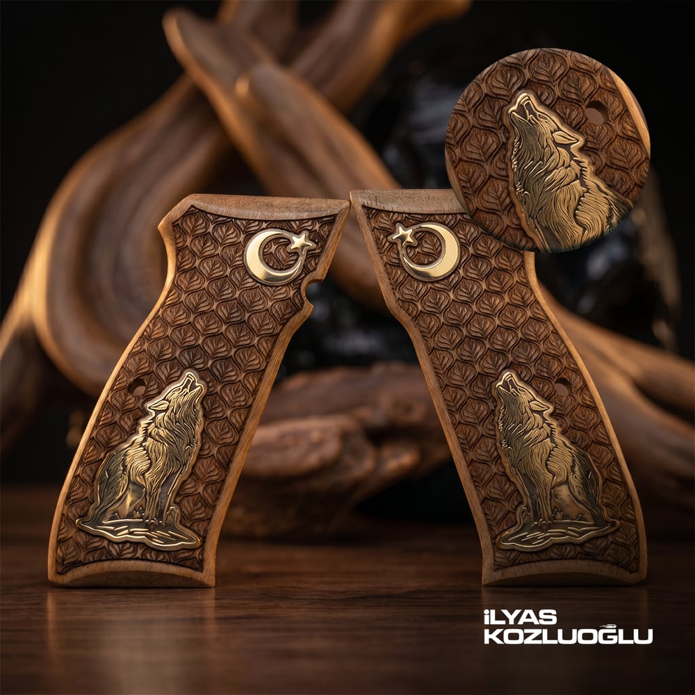 CZ 75B Ceviz Kabza Tam Yüzey Desenli Üzerinde Sarı Pirinç Kurt ve Ay Yıldız Logolu