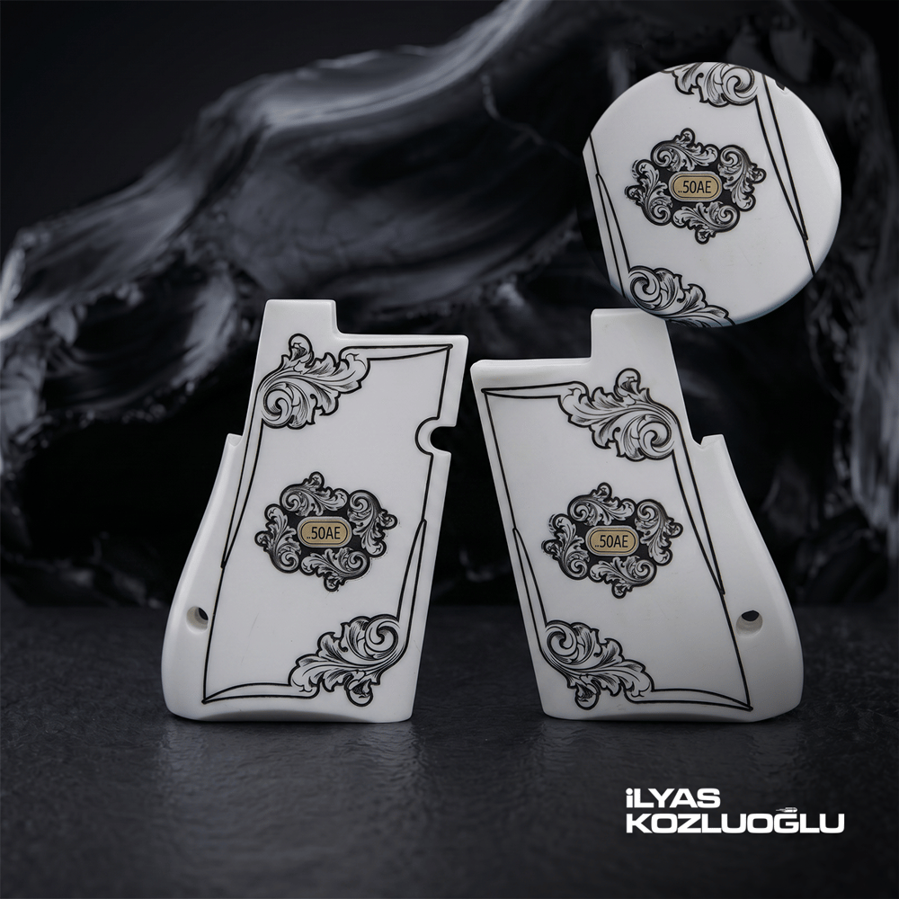 Desert Eagle .357 / .44 / .50 Cal Beyaz Pleksi Kabza Kenar Gravür Desenli  Sarı Pirin. .50AE Logolu