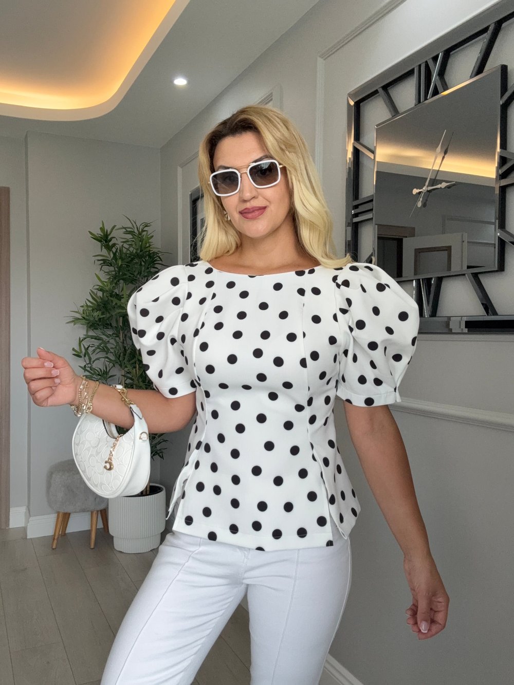 Orj model puantiyeli balon kol bluz beyaz